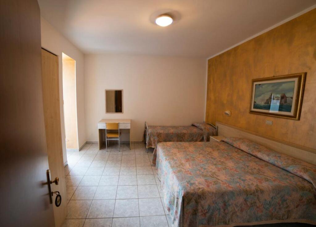 Hotel Corallo จูเลียโนวา ภายนอก รูปภาพ