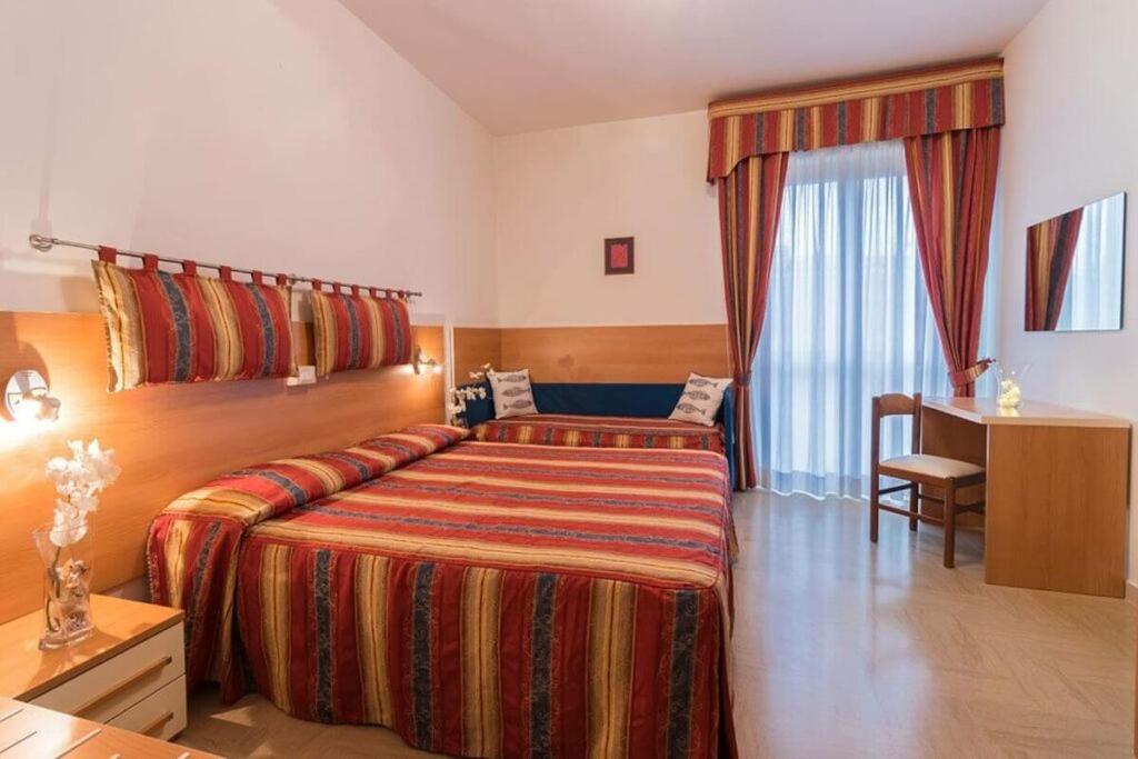 Hotel Corallo จูเลียโนวา ภายนอก รูปภาพ